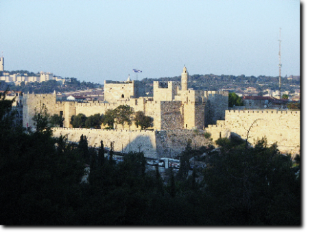 Le mura di Gerusalemme viste dall'hotel Salomon